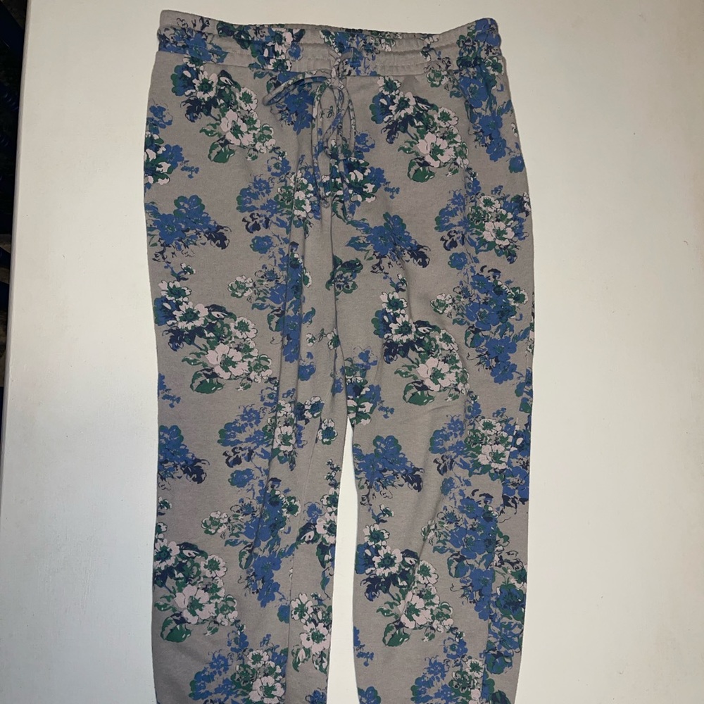 Prettiest floral sweatpants